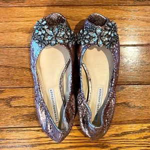 Vera Wang Lavendar Label- Luna. Size 5.5, snake-embossed metallic leather flats